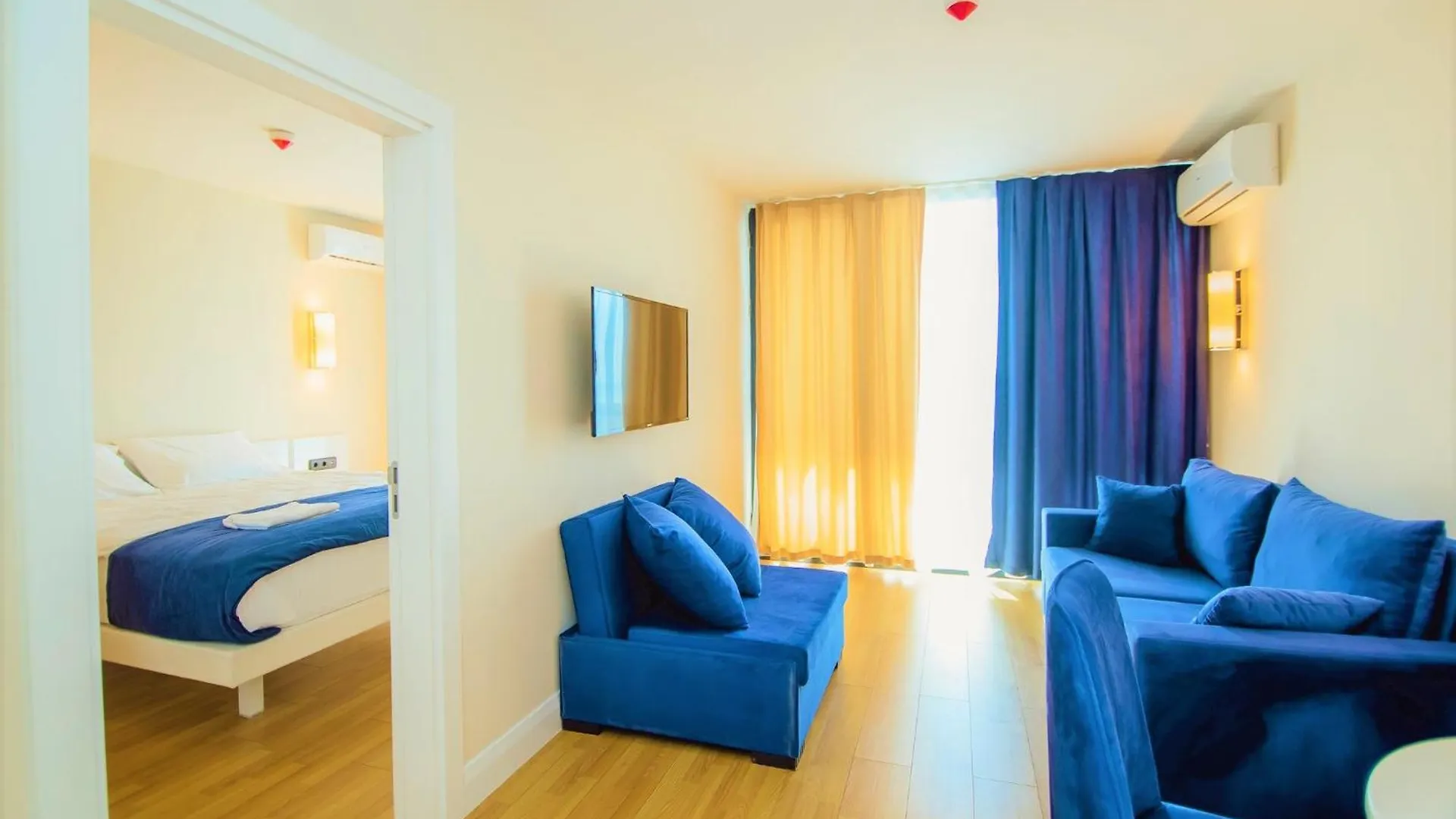 Batumi Beach Resort & Sea View Aparthotel 5*,
